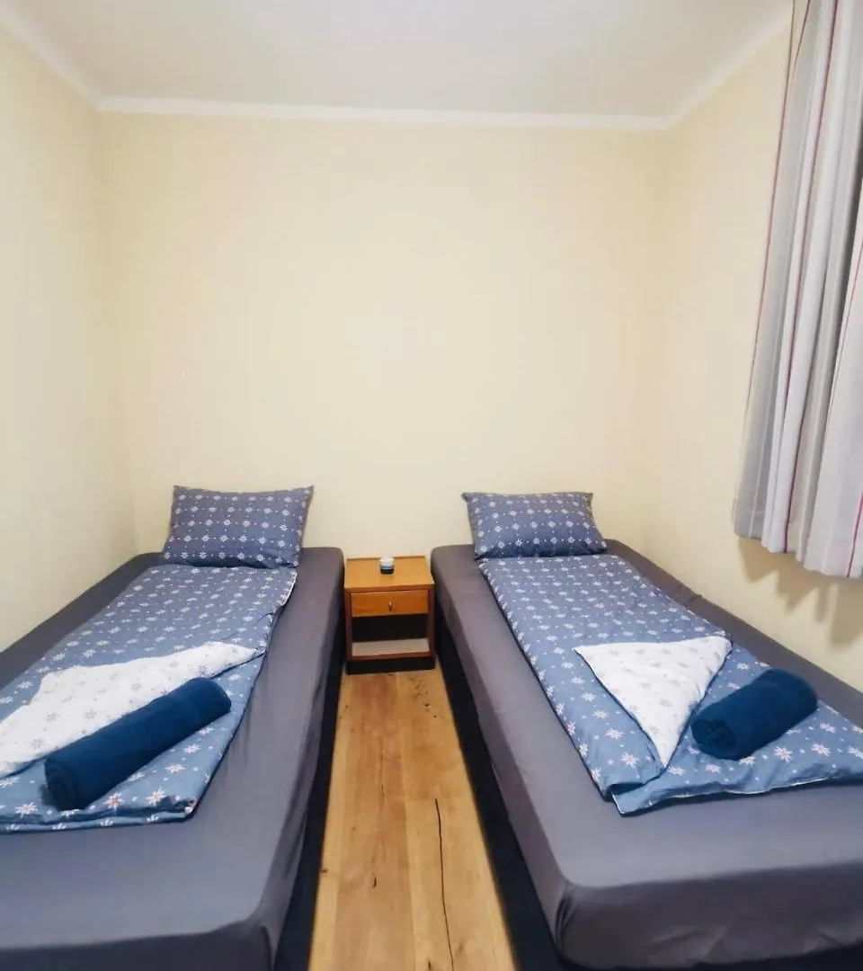 Tripel Room In Floridsdorf Area Vienna Homestay