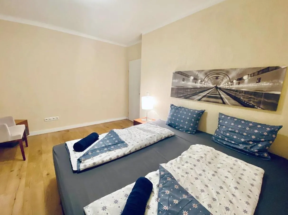 Tripel Room In Floridsdorf Area Vienna Homestay