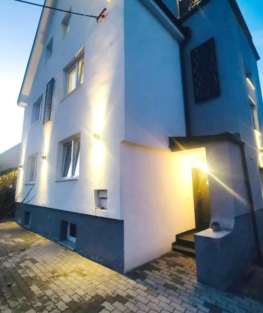 Tripel Room In Floridsdorf Area Vienna Austria