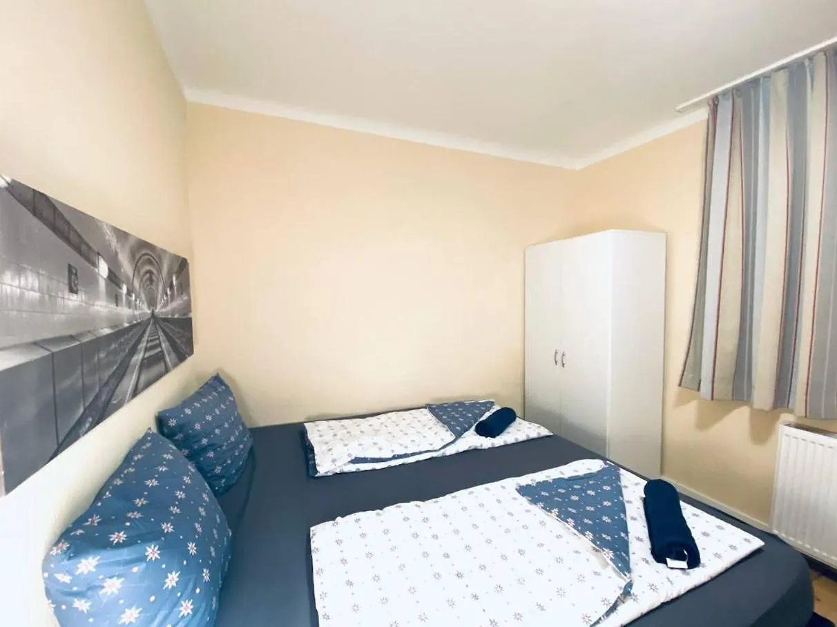 Tripel Room In Floridsdorf Area Vienna