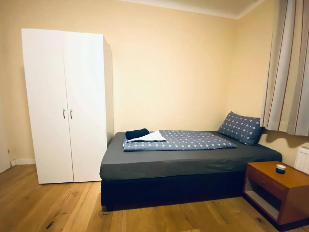 Tripel Room In Floridsdorf Area Vienna