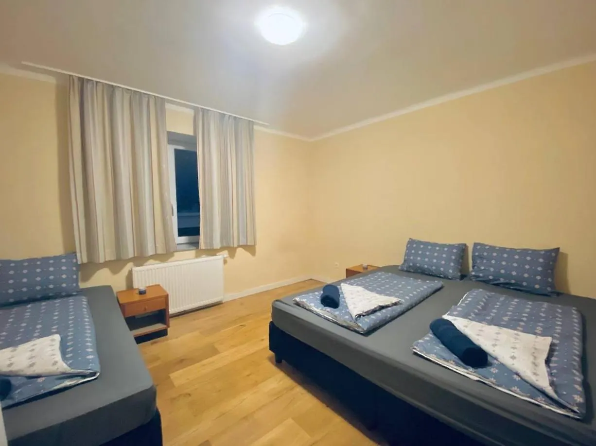 Tripel Room In Floridsdorf Area Vienna