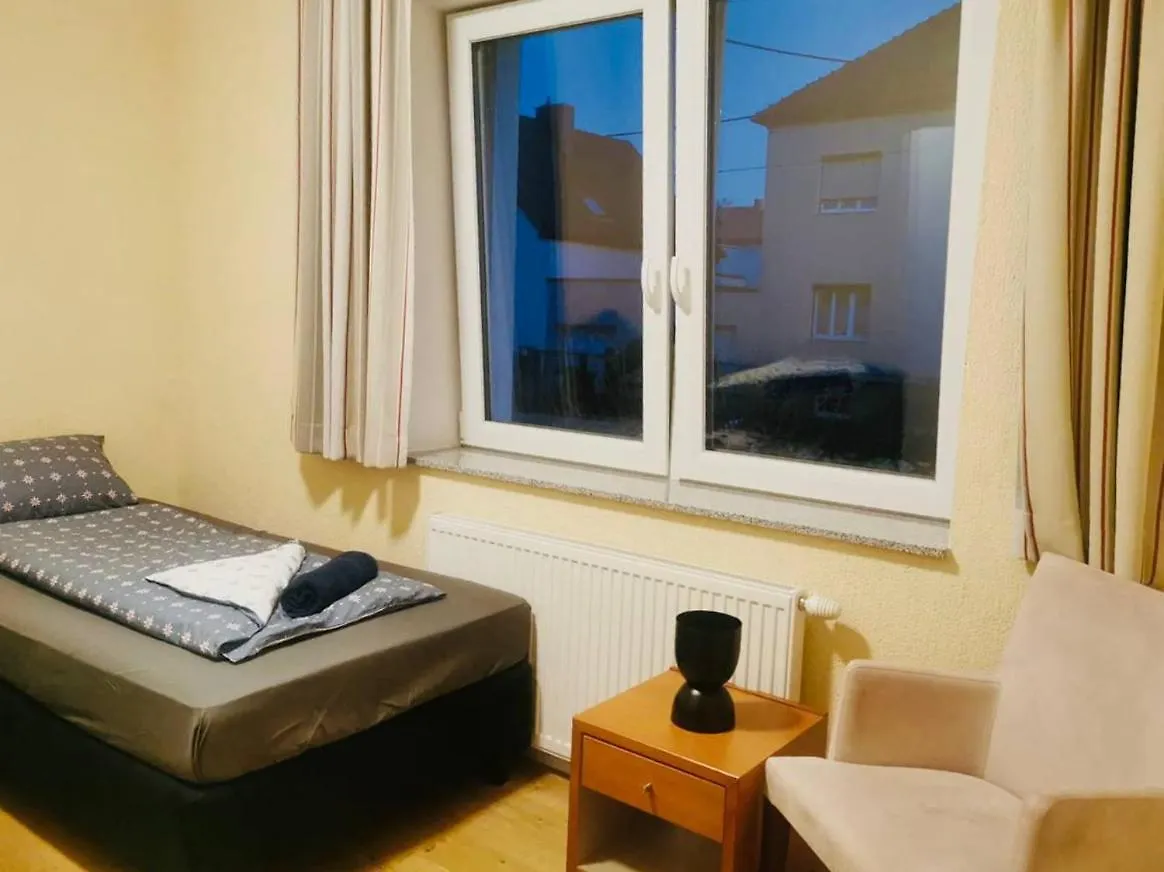 Tripel Room In Floridsdorf Area Vienna Austria