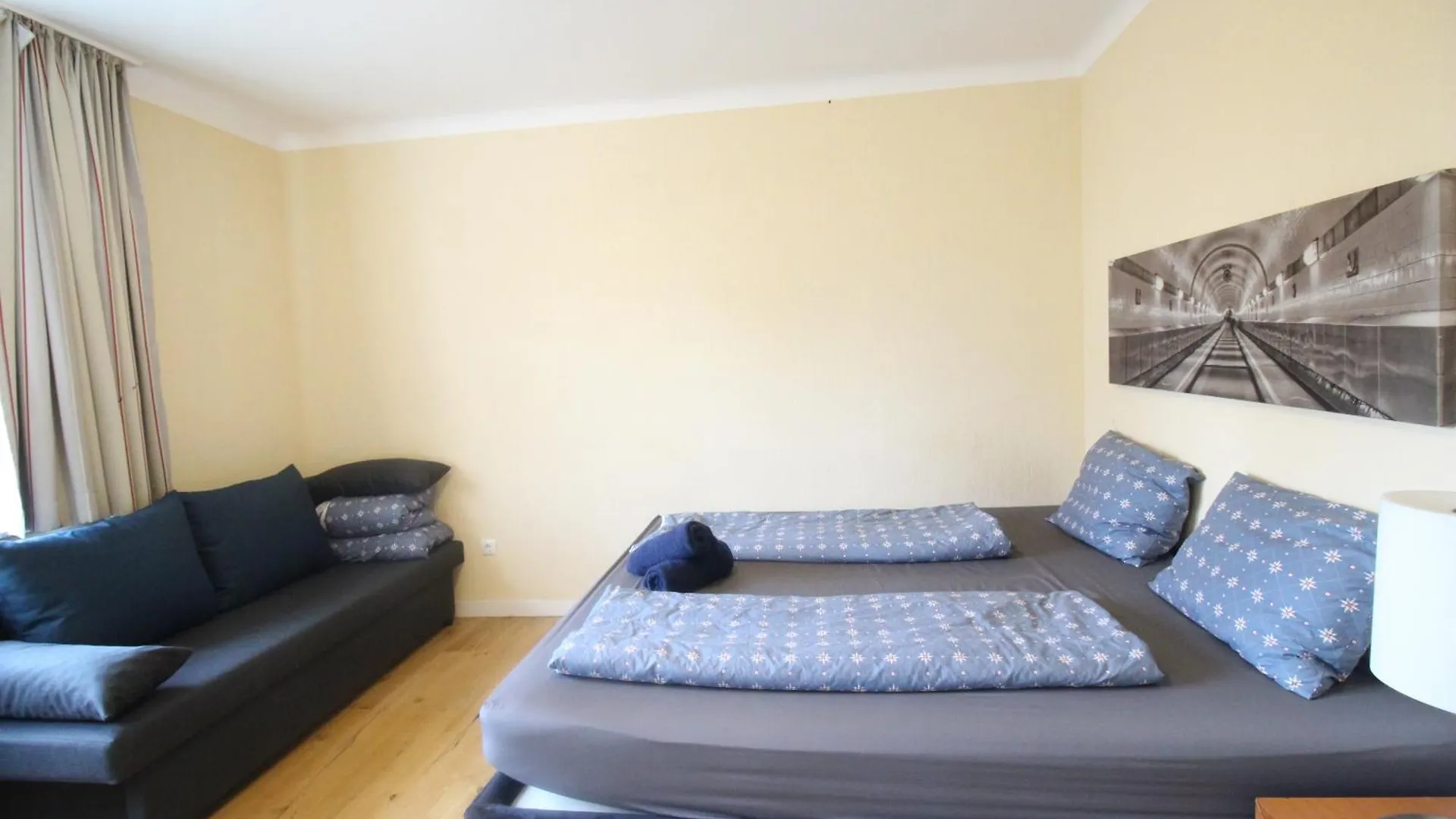Tripel Room In Floridsdorf Area Vienna Homestay